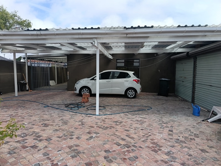 4 Bedroom Property for Sale in Athlone Western Cape